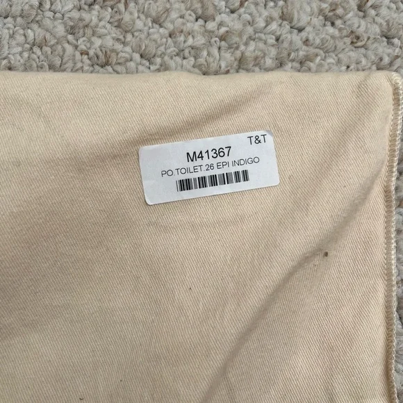 Louis Vuitton Epi Toiletry Pouch 26 in Indigo - Picture 8 of 8